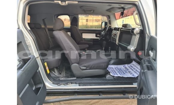 Acheter Import Voiture Toyota FJ Cruiser Autre à Import - Dubai, Région de la Bouenza Acheter Import Voiture Toyota FJ Cruiser Autre à Import - Dubai, Région de la Bouenza