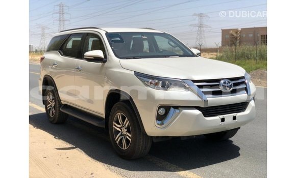 Acheter Import Voiture Toyota Fortuner Blanc à Import - Dubai, Région de la Bouenza Acheter Import Voiture Toyota Fortuner Blanc à Import - Dubai, Région de la Bouenza