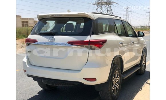 Acheter Import Voiture Toyota Fortuner Blanc à Import - Dubai, Région de la Bouenza Acheter Import Voiture Toyota Fortuner Blanc à Import - Dubai, Région de la Bouenza