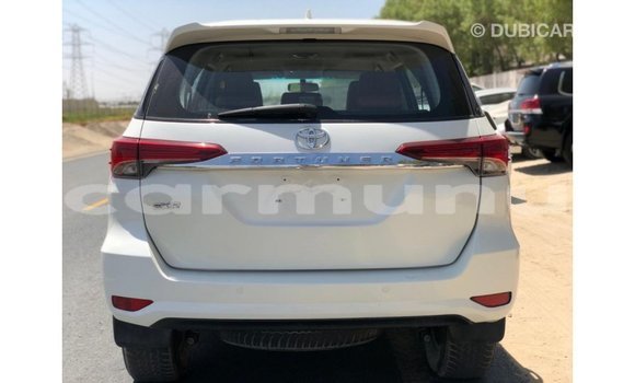 Acheter Import Voiture Toyota Fortuner Blanc à Import - Dubai, Région de la Bouenza Acheter Import Voiture Toyota Fortuner Blanc à Import - Dubai, Région de la Bouenza
