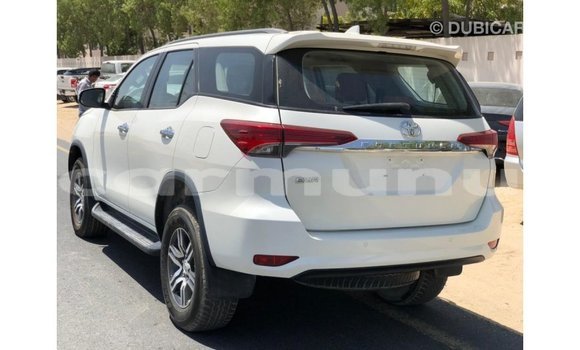 Acheter Import Voiture Toyota Fortuner Blanc à Import - Dubai, Région de la Bouenza Acheter Import Voiture Toyota Fortuner Blanc à Import - Dubai, Région de la Bouenza