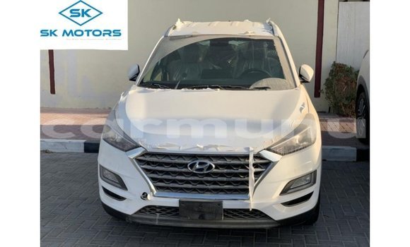 Buy Import Hyundai Tucson White Car in Import - Dubai in Region of Bouenza