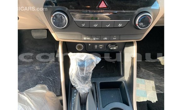 Acheter Import Voiture Hyundai Tucson Blanc à Import - Dubai, Région de la Bouenza Acheter Import Voiture Hyundai Tucson Blanc à Import - Dubai, Région de la Bouenza