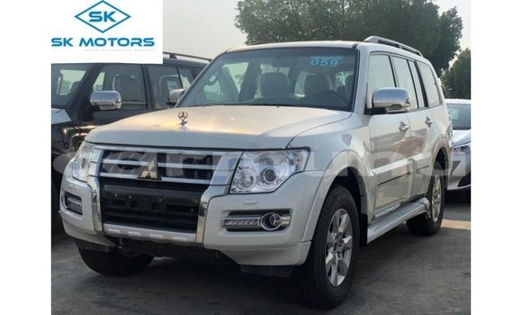 Buy Import Mitsubishi Pajero Black Car in Import - Dubai in Region of Bouenza