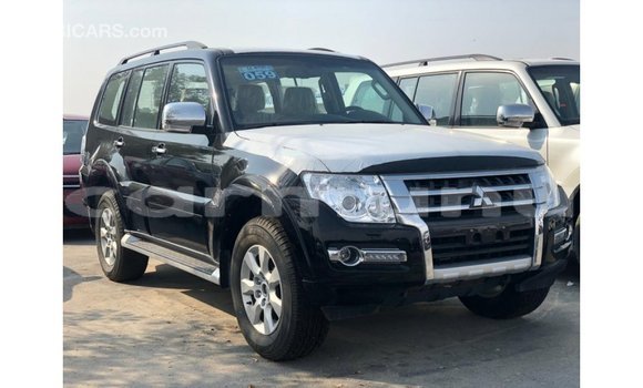 Acheter Import Voiture Mitsubishi Pajero Noir à Import - Dubai, Région de la Bouenza Acheter Import Voiture Mitsubishi Pajero Noir à Import - Dubai, Région de la Bouenza