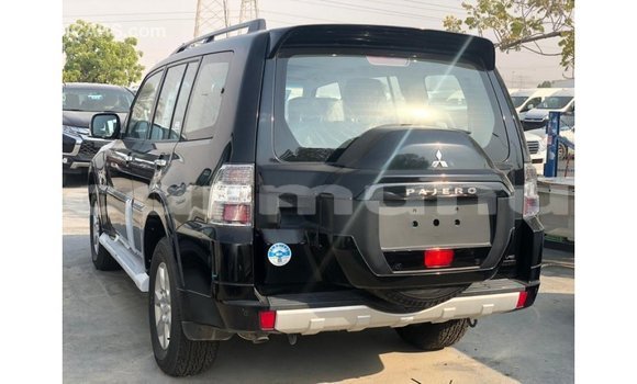 Acheter Import Voiture Mitsubishi Pajero Noir à Import - Dubai, Région de la Bouenza Acheter Import Voiture Mitsubishi Pajero Noir à Import - Dubai, Région de la Bouenza