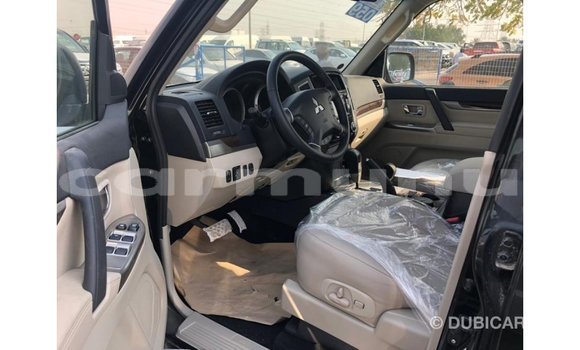 Acheter Import Voiture Mitsubishi Pajero Noir à Import - Dubai, Région de la Bouenza Acheter Import Voiture Mitsubishi Pajero Noir à Import - Dubai, Région de la Bouenza