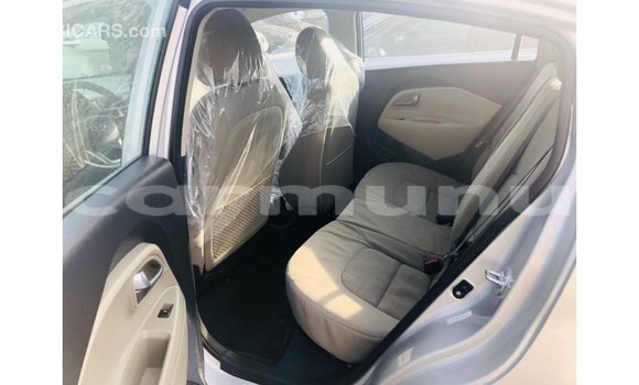 Acheter Import Voiture Kia Rio Autre à Import - Dubai, Région de la Bouenza Acheter Import Voiture Kia Rio Autre à Import - Dubai, Région de la Bouenza