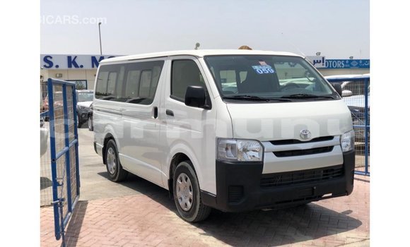 Acheter Import Utilitaire Toyota DA Blanc à Import - Dubai, Région de la Bouenza Acheter Import Utilitaire Toyota DA Blanc à Import - Dubai, Région de la Bouenza