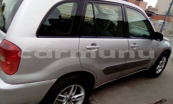 Acheter Occasion Voiture Toyota RAV4 Gris à Brazzaville, Commune de Brazzaville Acheter Occasion Voiture Toyota RAV4 Gris à Brazzaville, Commune de Brazzaville