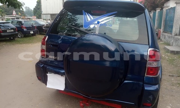 Acheter Occasion Voiture Toyota RAV4 Bleu à Brazzaville, Commune de Brazzaville Acheter Occasion Voiture Toyota RAV4 Bleu à Brazzaville, Commune de Brazzaville