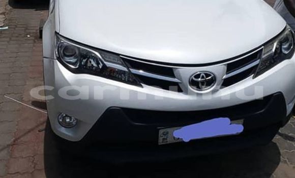 Acheter Occasion Voiture Toyota RAV4 Blanc à Brazzaville, Commune de Brazzaville Acheter Occasion Voiture Toyota RAV4 Blanc à Brazzaville, Commune de Brazzaville