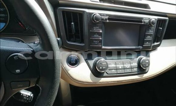 Acheter Occasion Voiture Toyota RAV4 Blanc à Brazzaville, Commune de Brazzaville Acheter Occasion Voiture Toyota RAV4 Blanc à Brazzaville, Commune de Brazzaville