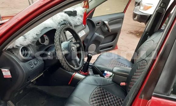 Acheter Occasion Voiture Toyota RAV4 Rouge à Brazzaville, Commune de Brazzaville Acheter Occasion Voiture Toyota RAV4 Rouge à Brazzaville, Commune de Brazzaville