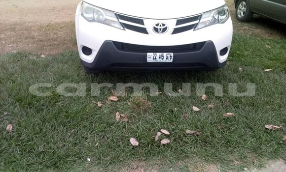 Acheter Occasion Voiture Toyota RAV4 Blanc à Brazzaville, Commune de Brazzaville Acheter Occasion Voiture Toyota RAV4 Blanc à Brazzaville, Commune de Brazzaville