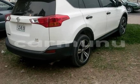 Acheter Occasion Voiture Toyota RAV4 Blanc à Brazzaville, Commune de Brazzaville Acheter Occasion Voiture Toyota RAV4 Blanc à Brazzaville, Commune de Brazzaville