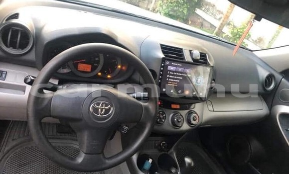 Acheter Occasion Voiture Toyota RAV4 Blanc à Brazzaville, Commune de Brazzaville Acheter Occasion Voiture Toyota RAV4 Blanc à Brazzaville, Commune de Brazzaville