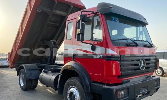 Buy Used Mercedes‒Benz 1824 Red Truck in Import - Dubai in Region of Bouenza Buy Used Mercedes‒Benz 1824 Red Truck in Import - Dubai in Region of Bouenza
