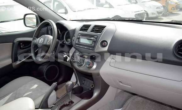 Buy Import Toyota HiAce White Truck in Import - Dubai in Region of Bouenza Buy Import Toyota HiAce White Truck in Import - Dubai in Region of Bouenza
