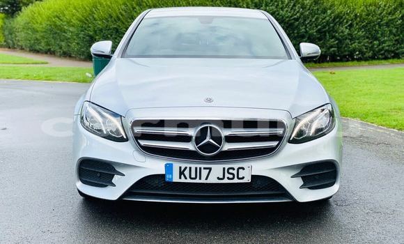 Acheter Occasion Voiture Mercedes-Benz E–Class Gris à Brazzaville, Commune de Brazzaville