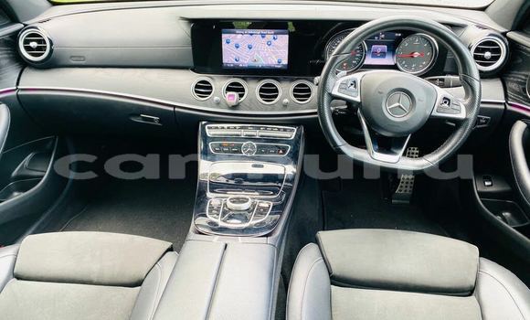 Acheter Occasion Voiture Mercedes-Benz E–Class Gris à Brazzaville, Commune de Brazzaville Acheter Occasion Voiture Mercedes-Benz E–Class Gris à Brazzaville, Commune de Brazzaville