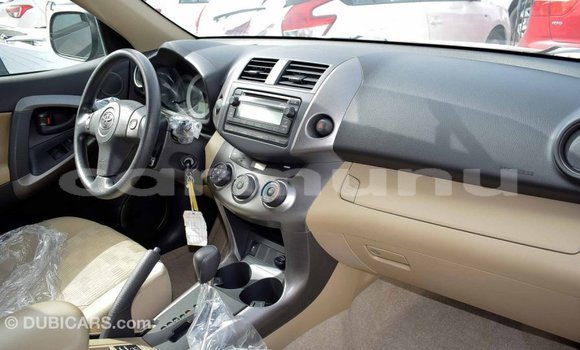 Buy Import Toyota HiAce Other Truck in Import - Dubai in Region of Bouenza Buy Import Toyota HiAce Other Truck in Import - Dubai in Region of Bouenza