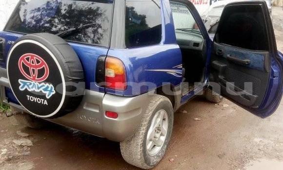Acheter Occasion Voiture Toyota RAV4 Bleu à Brazzaville, Commune de Brazzaville Acheter Occasion Voiture Toyota RAV4 Bleu à Brazzaville, Commune de Brazzaville