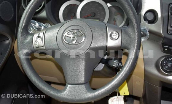 Buy Import Toyota HiAce Other Truck in Import - Dubai in Region of Bouenza Buy Import Toyota HiAce Other Truck in Import - Dubai in Region of Bouenza