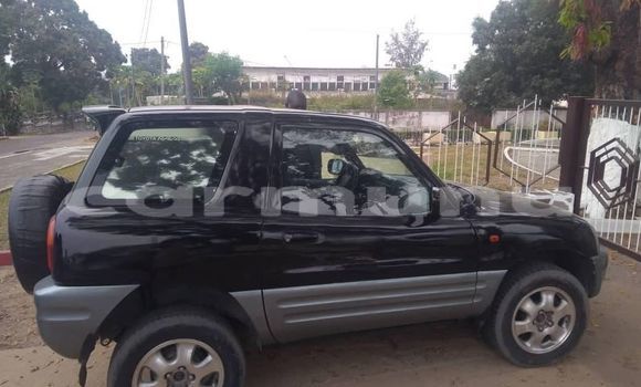 Acheter Occasion Voiture Toyota RAV4 Noir à Brazzaville, Commune de Brazzaville Acheter Occasion Voiture Toyota RAV4 Noir à Brazzaville, Commune de Brazzaville