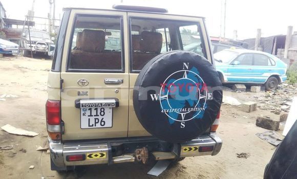 Buy Used Toyota Land Cruiser Beige Car in Brazzaville in Municipality of Brazzaville Buy Used Toyota Land Cruiser Beige Car in Brazzaville in Municipality of Brazzaville