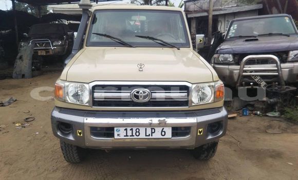 Buy Used Toyota Land Cruiser Beige Car in Brazzaville in Municipality of Brazzaville Buy Used Toyota Land Cruiser Beige Car in Brazzaville in Municipality of Brazzaville