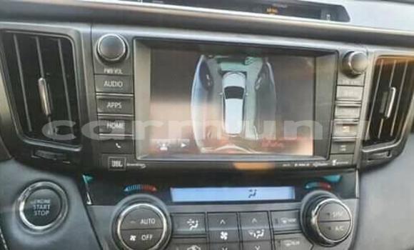 Acheter Occasion Voiture Toyota RAV4 Blanc à Brazzaville, Commune de Brazzaville Acheter Occasion Voiture Toyota RAV4 Blanc à Brazzaville, Commune de Brazzaville