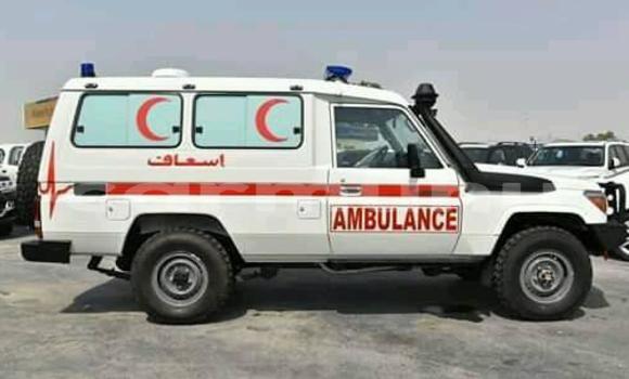 Acheter Occasion Voiture Toyota Land Cruiser Blanc à Brazzaville, Commune de Brazzaville Acheter Occasion Voiture Toyota Land Cruiser Blanc à Brazzaville, Commune de Brazzaville