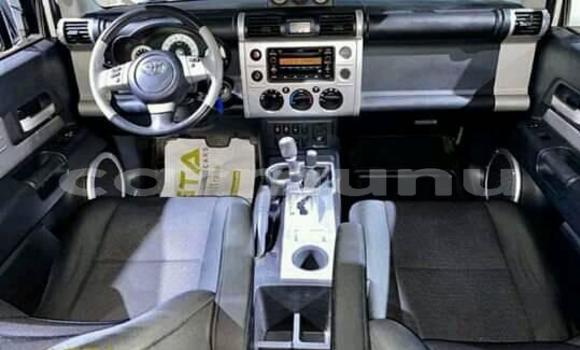 Acheter Occasion Voiture Toyota FJ Cruiser Blanc à Brazzaville, Commune de Brazzaville Acheter Occasion Voiture Toyota FJ Cruiser Blanc à Brazzaville, Commune de Brazzaville