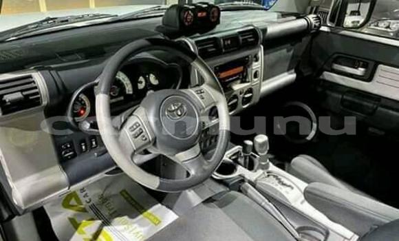 Acheter Occasion Voiture Toyota FJ Cruiser Blanc à Brazzaville, Commune de Brazzaville Acheter Occasion Voiture Toyota FJ Cruiser Blanc à Brazzaville, Commune de Brazzaville