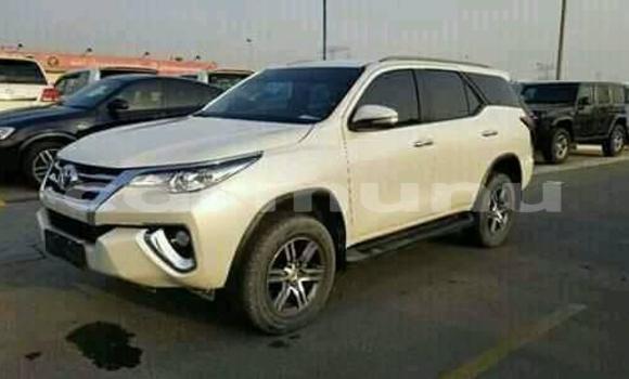 Acheter Occasion Voiture Toyota Fortuner Blanc à Brazzaville, Commune de Brazzaville Acheter Occasion Voiture Toyota Fortuner Blanc à Brazzaville, Commune de Brazzaville
