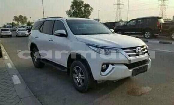Acheter Occasion Voiture Toyota Fortuner Blanc à Brazzaville, Commune de Brazzaville Acheter Occasion Voiture Toyota Fortuner Blanc à Brazzaville, Commune de Brazzaville