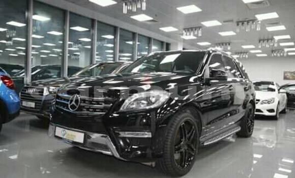 Acheter Occasion Voiture Mercedes-Benz ML–Class Noir à Djambala, Plateaux Acheter Occasion Voiture Mercedes-Benz ML–Class Noir à Djambala, Plateaux