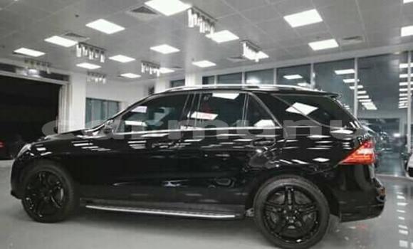 Acheter Occasion Voiture Mercedes-Benz ML–Class Noir à Djambala, Plateaux Acheter Occasion Voiture Mercedes-Benz ML–Class Noir à Djambala, Plateaux
