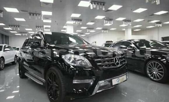 Acheter Occasion Voiture Mercedes-Benz ML–Class Noir à Djambala, Plateaux Acheter Occasion Voiture Mercedes-Benz ML–Class Noir à Djambala, Plateaux