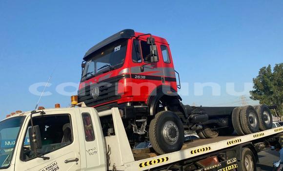 Acheter Occasion Utilitaire Mercedes‒Benz Truck Rouge à Kinkala, Pool