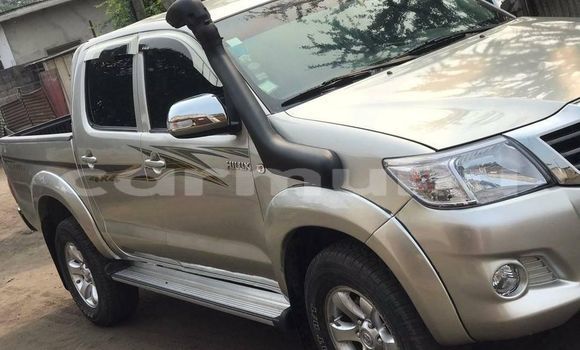 Buy Used Toyota Hilux Silver Car in Brazzaville in Municipality of Brazzaville Buy Used Toyota Hilux Silver Car in Brazzaville in Municipality of Brazzaville