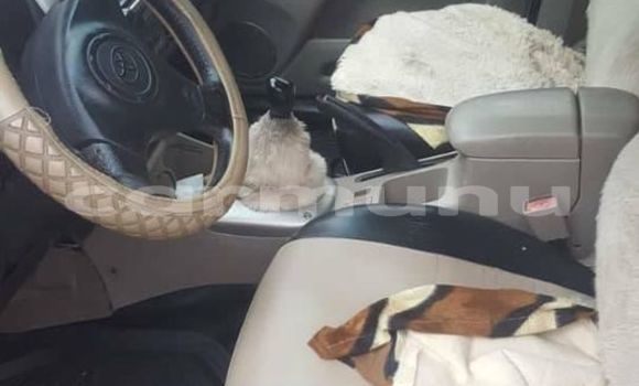 Acheter Occasion Voiture Toyota RAV4 Blanc à Brazzaville, Commune de Brazzaville Acheter Occasion Voiture Toyota RAV4 Blanc à Brazzaville, Commune de Brazzaville