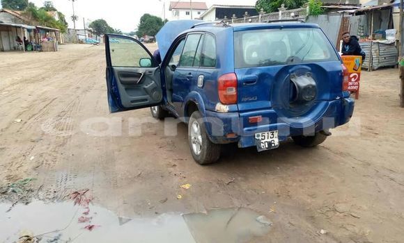 Acheter Occasion Voiture Toyota RAV4 Bleu à Brazzaville, Commune de Brazzaville Acheter Occasion Voiture Toyota RAV4 Bleu à Brazzaville, Commune de Brazzaville