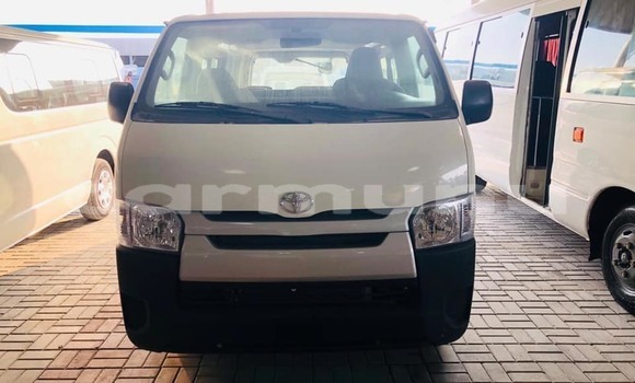 Acheter Occasion Voiture Toyota Hiace Blanc à Pointe–Noire, Région du Kouilou