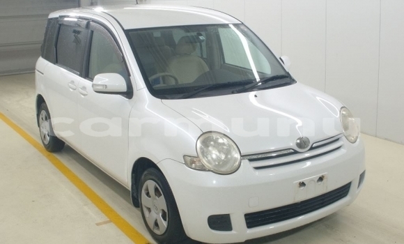 Acheter Occasion Voiture Toyota Sienta Blanc à Kinkala, Pool Acheter Occasion Voiture Toyota Sienta Blanc à Kinkala, Pool