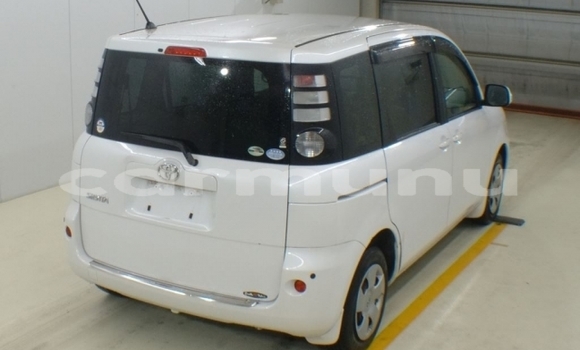 Acheter Occasion Voiture Toyota Sienta Blanc à Kinkala, Pool Acheter Occasion Voiture Toyota Sienta Blanc à Kinkala, Pool