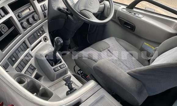 Buy Used Nissan UD White Truck in Kinkala in pool Buy Used Nissan UD White Truck in Kinkala in pool