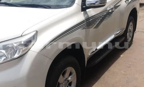 Acheter Occasion Voiture Toyota Land Cruiser Prado Blanc à Brazzaville, Commune de Brazzaville Acheter Occasion Voiture Toyota Land Cruiser Prado Blanc à Brazzaville, Commune de Brazzaville