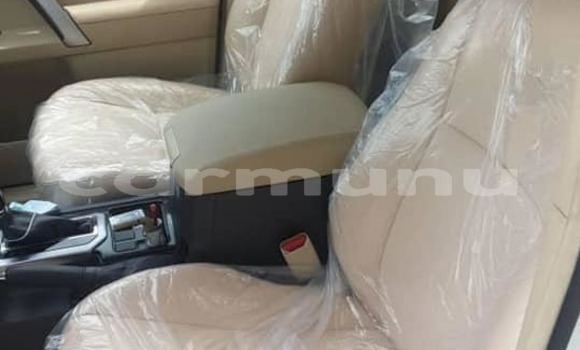 Acheter Occasion Voiture Toyota Land Cruiser Prado Blanc à Brazzaville, Commune de Brazzaville Acheter Occasion Voiture Toyota Land Cruiser Prado Blanc à Brazzaville, Commune de Brazzaville